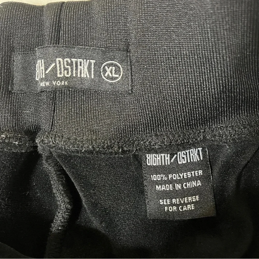 8IGHTH DSTRKT Men’s Black Velour Joggers XL Gold Trim Streetwear Athleisure